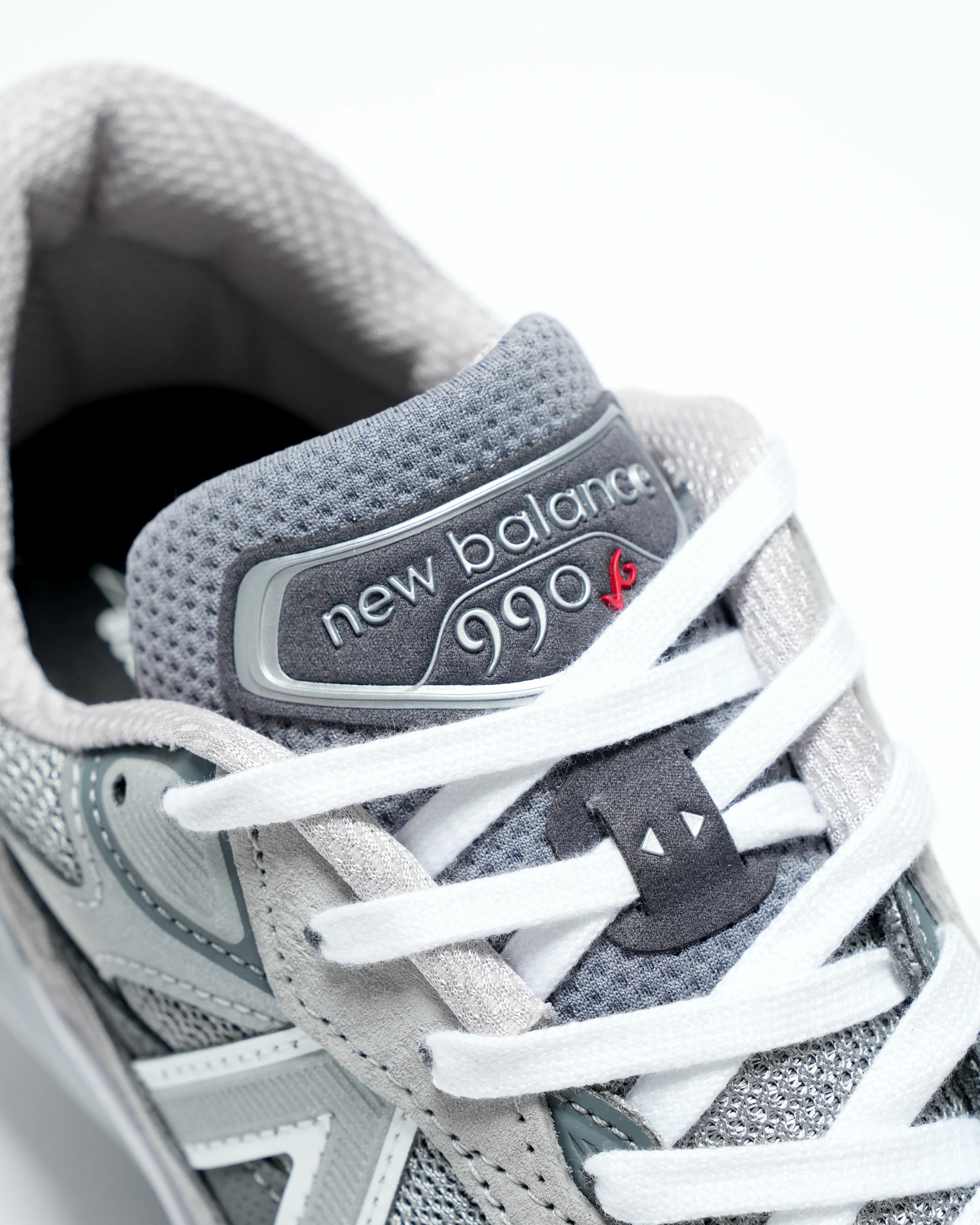 M990v6 - Grey Core - Image 7